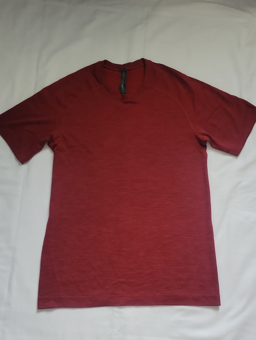 lululemon athletica Men's Short Sleeve Crew in Burgundy Red